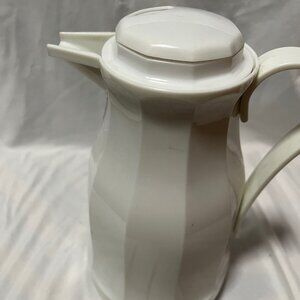 Carafe-2L insulated in white